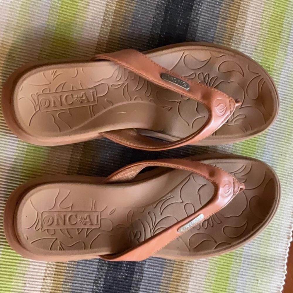 Women's Tan Sandals